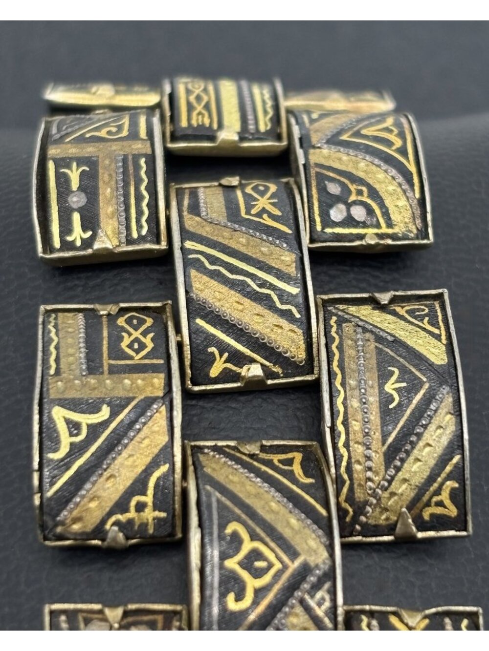 Vintage Damascene Bracelet With Initials Three Rows of Articulated Links, Signed - Picture 2 of 16
